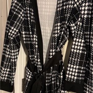 SHEIN Black and Gray Houndstooth pant set